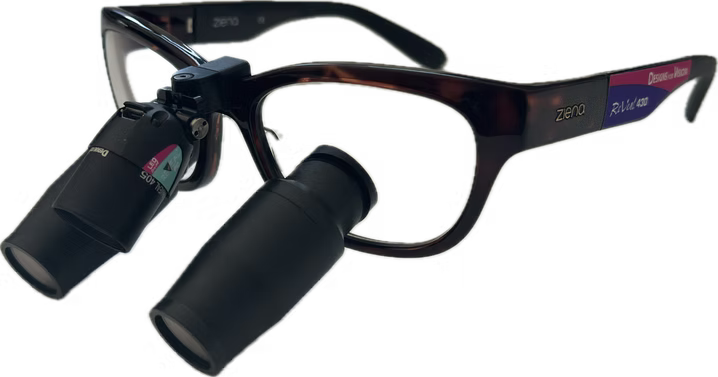 REVEAL® Visiomedical Lupenbrille mit Fluoreszenz-Technologie