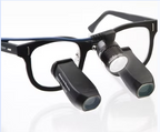 REVEAL® Visiomedical Lupenbrille mit Fluoreszenz-Technologie